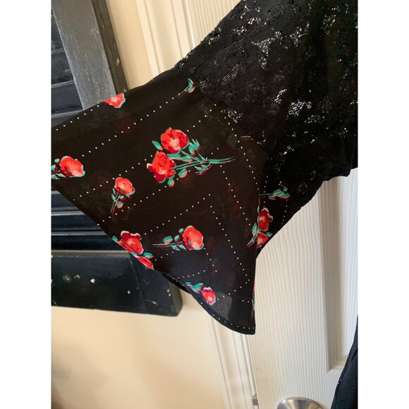 Van Heusen Womens Black Floral Bell Sleeve Top Size Large - Picture 3 of 11